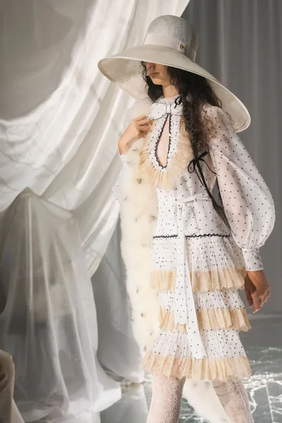 Look 17